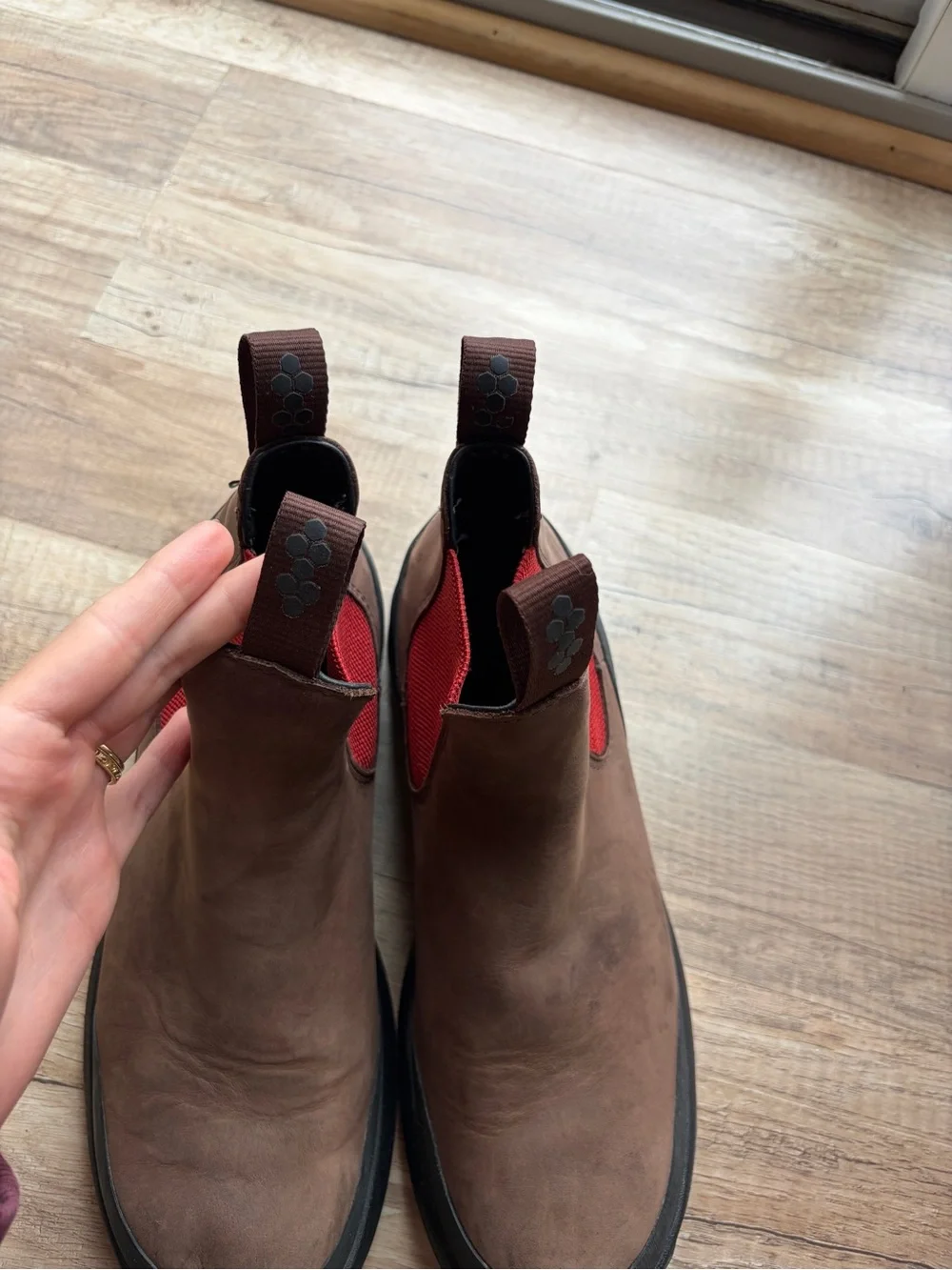 Danner Pub Garden Chelsea Boots Brown and Red Oiled Leather Waterproof 8.5